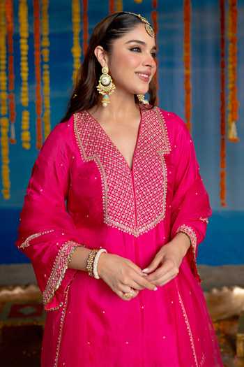 Mint Blush Pink Silk, Organza V-neck Vivid Embroidered Kurta Set Online at Aza Fashions Mint Blush_Pink Silk, Organza V-neck Vivid Embroidered Kurta Set _Online_at_Aza_Fashions