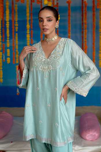 Buy Mint Blush Blue Organza, Chanderi V-neck Skylight Yoke Embroidered Kurta Set Buy_Mint Blush_Blue Organza, Chanderi V-neck Skylight Yoke Embroidered Kurta Set