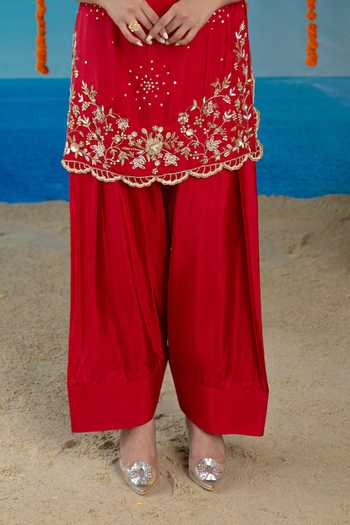 Mint Blush Red Silk, Organza Round Neck Scarlet Hand Embroidered Kurta Set Online at Aza Fashions Mint Blush_Red Silk, Organza Round Neck Scarlet Hand Embroidered Kurta Set _Online_at_Aza_Fashions