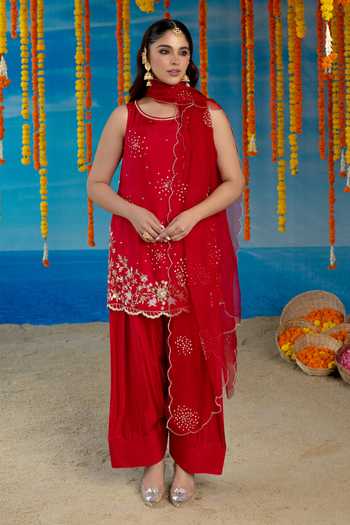 Mint Blush Red Silk, Organza Round Neck Scarlet Hand Embroidered Kurta Set at Aza Fashions Mint Blush_Red Silk, Organza Round Neck Scarlet Hand Embroidered Kurta Set _at_Aza_Fashions