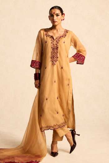 Meesa Beige Cotton, Organza, Shantoon V-neck, Yes Elina Hand Embroidered Kurta Set Online at Aza Fashions Meesa_Beige Cotton, Organza, Shantoon V-neck, Yes Elina Hand Embroidered Kurta Set _Online_at_Aza_Fashions