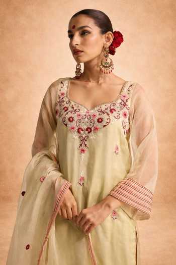 Meesa Mogra Floral Embroidered Kurta Set 