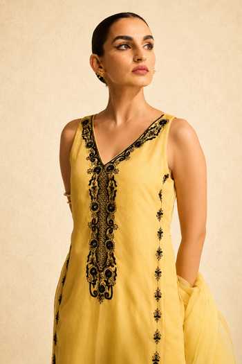 Meesa Yellow Organza, Chanderi V-neck Eqra Sleeveless Embroidered Kurta Set Online at Aza Fashions Meesa_Yellow Organza, Chanderi V-neck Eqra Sleeveless Embroidered Kurta Set _Online_at_Aza_Fashions