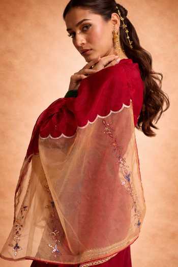 Buy Meesa Maroon Organza, Chanderi Cotton Square Neck, Noor Floral Embroidered Kurta Set Online at Aza Fashions Buy_Meesa_Maroon Organza, Chanderi Cotton Square Neck, Noor Floral Embroidered Kurta Set _Online_at_Aza_Fashions