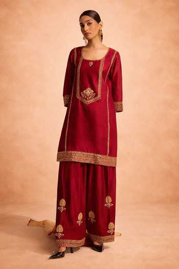 Meesa Noor Floral Embroidered Kurta Set 