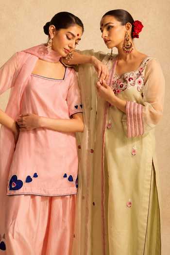 Buy Meesa Pink Organza, Chanderi, Shantoon Square Neck, Mehnoor Hand Embroidered Kurta Set Online at Aza Fashions Buy_Meesa_Pink Organza, Chanderi, Shantoon Square Neck, Mehnoor Hand Embroidered Kurta Set _Online_at_Aza_Fashions