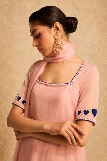 Shop Meesa Pink Organza, Chanderi, Shantoon Square Neck, Mehnoor Hand Embroidered Kurta Set Online at Aza Fashions Shop_Meesa_Pink Organza, Chanderi, Shantoon Square Neck, Mehnoor Hand Embroidered Kurta Set _Online_at_Aza_Fashions
