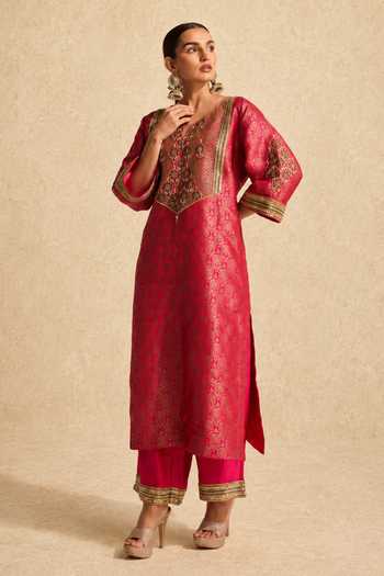 Meesa Pink Chanderi, Brocade, Shantoon V-neck, Yes Hina Hand Embroidered Kurta Set at Aza Fashions Meesa_Pink Chanderi, Brocade, Shantoon V-neck, Yes Hina Hand Embroidered Kurta Set _at_Aza_Fashions