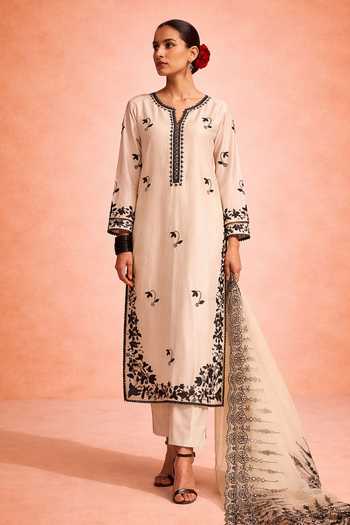 Meesa Kajal Hand Embroidered Kurta Set 