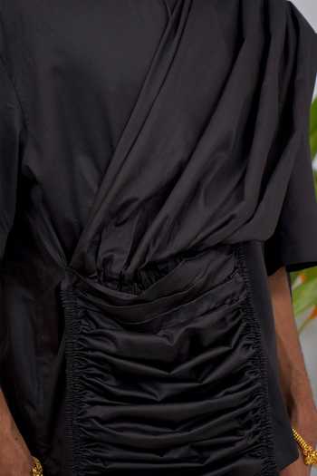 Buy Saim Black Cotton Pocket Saree Drape T-shirt Online at Aza Fashions Buy_Saim_Black Cotton Pocket Saree Drape T-shirt _Online_at_Aza_Fashions
