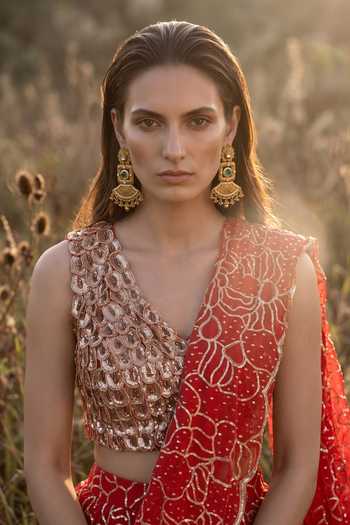 Basanti Kapde aur Koffee_Red Organza V-neck Embroidered Draped Saree Set _Online_at_Aza_Fashions