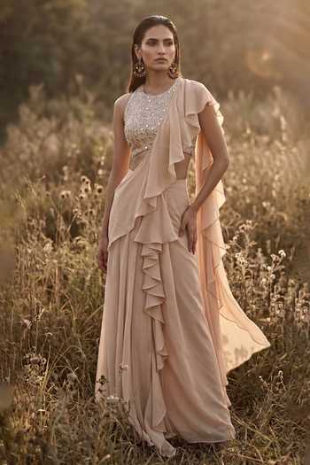 Basanti Kapde aur Koffee Georgette Ruffles Pleated Saree Set