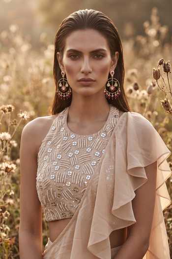 Buy Basanti Kapde aur Koffee Ivory Georgette Round Neck Ruffles Pleated Saree Set Online at Aza Fashions Buy_Basanti Kapde aur Koffee_Ivory Georgette Round Neck Ruffles Pleated Saree Set _Online_at_Aza_Fashions
