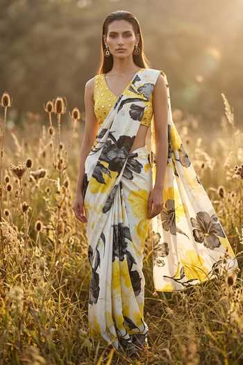 Basanti Kapde aur Koffee Floral Pattern Saree With Blouse