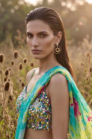 Basanti Kapde aur Koffee Multi Color Crepe Sweetheart Neck Abstract Pattern Saree With Blouse Online at Aza Fashions Basanti Kapde aur Koffee_Multi Color Crepe Sweetheart Neck Abstract Pattern Saree With Blouse _Online_at_Aza_Fashions