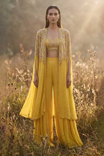 Basanti Kapde aur Koffee Citrine Muse Phulkari Cape Set