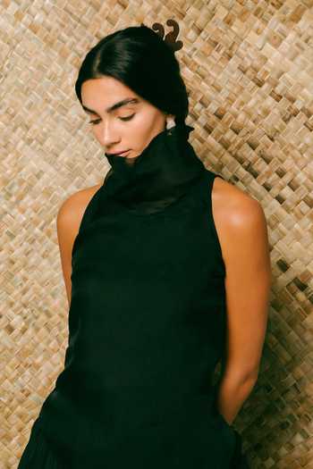 Buy Ituvana Black Silk, Organza High Neck Mawar Tunic And Salwar Set Online at Aza Fashions Buy_Ituvana_Black Silk, Organza High Neck Mawar Tunic And Salwar Set _Online_at_Aza_Fashions