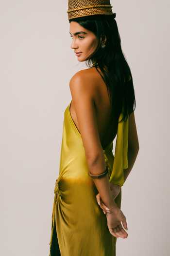 Buy Ituvana Yellow Silk, Georgette Halter Neck Purnama Ombre Dress Online at Aza Fashions Buy_Ituvana_Yellow Silk, Georgette Halter Neck Purnama Ombre Dress _Online_at_Aza_Fashions