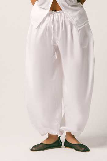Ituvana White Cotton, Poplin Halter Neck Bumi Salwar Set Online at Aza Fashions Ituvana_White Cotton, Poplin Halter Neck Bumi Salwar Set _Online_at_Aza_Fashions
