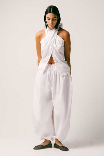Buy Ituvana White Cotton, Poplin Halter Neck Bumi Salwar Set Online at Aza Fashions Buy_Ituvana_White Cotton, Poplin Halter Neck Bumi Salwar Set _Online_at_Aza_Fashions