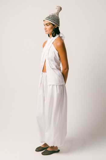 Ituvana White Cotton, Poplin Halter Neck Bumi Salwar Set at Aza Fashions Ituvana_White Cotton, Poplin Halter Neck Bumi Salwar Set _at_Aza_Fashions