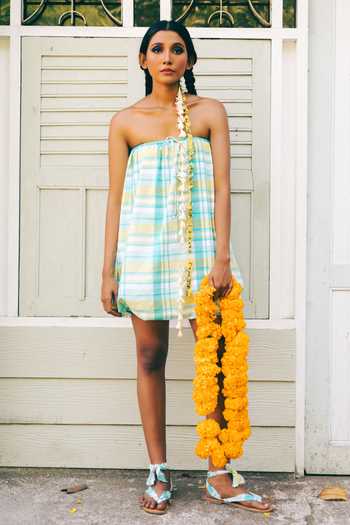 Ituvana White Cotton Bandeau Neck Pelangi Balloon Dress Online at Aza Fashions Ituvana_White Cotton Bandeau Neck Pelangi Balloon Dress _Online_at_Aza_Fashions