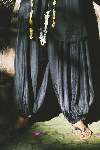 Ituvana Black Silk Halter Neck Sawah Top And Salwar Set Online at Aza Fashions Ituvana_Black Silk Halter Neck Sawah Top And Salwar Set _Online_at_Aza_Fashions
