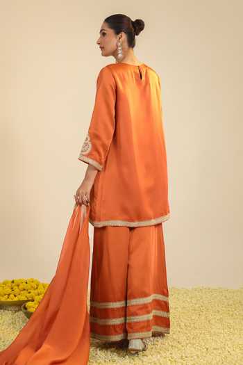 Roohbyridhimaa Zainaa Embroidered Kurta Set 