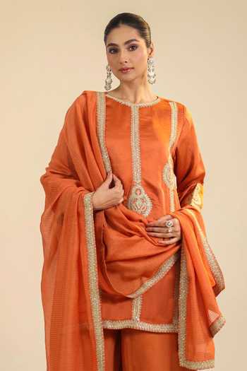 Roohbyridhimaa Orange Chanderi, Silk Satin Round Neck, Yes Zainaa Embroidered Kurta Set Online at Aza Fashions Roohbyridhimaa_Orange Chanderi, Silk Satin Round Neck, Yes Zainaa Embroidered Kurta Set _Online_at_Aza_Fashions