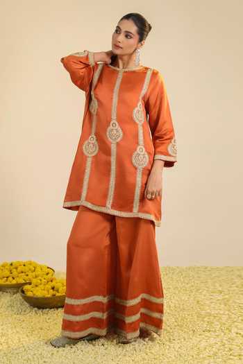 Buy Roohbyridhimaa Orange Chanderi, Silk Satin Round Neck, Yes Zainaa Embroidered Kurta Set Buy_Roohbyridhimaa_Orange Chanderi, Silk Satin Round Neck, Yes Zainaa Embroidered Kurta Set