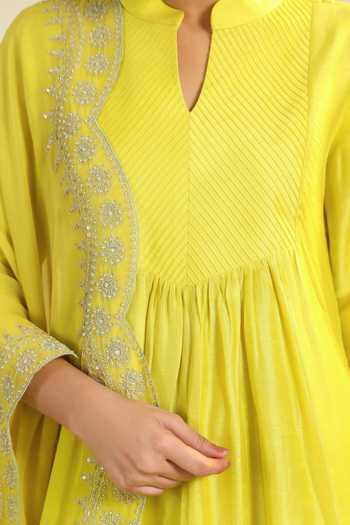 Shop Roohbyridhimaa Yellow Silk, Organza, Viscose Mandarin Collar, Kurta Set With Scallop Dupatta Shop_Roohbyridhimaa_Yellow Silk, Organza, Viscose Mandarin Collar, Kurta Set With Scallop Dupatta