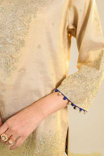 Shop Roohbyridhimaa Gold Tissue, Silk Satin Round Neck Eda Embroidered Kurta Set Shop_Roohbyridhimaa_Gold Tissue, Silk Satin Round Neck Eda Embroidered Kurta Set