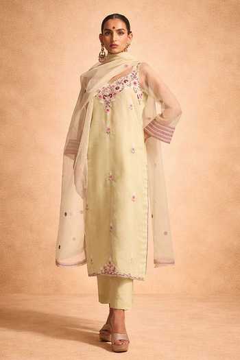 Meesa Mogra Floral Embroidered Kurta Set 