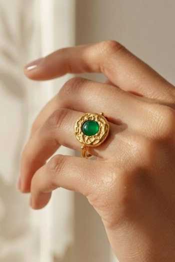Arvino Textured Medallion Onyx Ring 