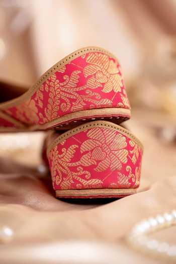 Buy House of Vian Pink Sahiba Juttis Online at Aza Fashions Buy_House of Vian_Pink Sahiba Juttis _Online_at_Aza_Fashions