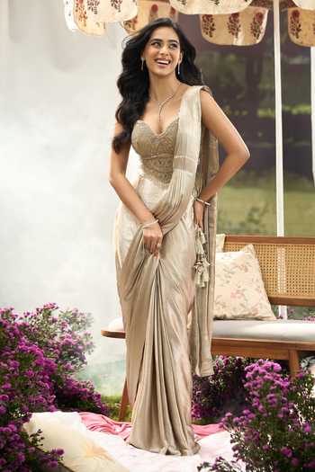 Shop Aariyana Couture Green Silk, Net Sweetheart Neck Pre-draped Pastel Saree With Embroidered Blouse Shop_Aariyana Couture_Green Silk, Net Sweetheart Neck Pre-draped Pastel Saree With Embroidered Blouse