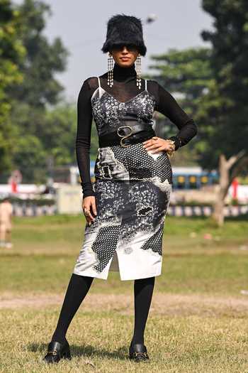 Shop The Dramebaaz CO Black Silk Sweetheart Neck Illume Sleeveless Bustier Skirt Set Online at Aza Fashions Shop_The Dramebaaz CO_Black Silk Sweetheart Neck Illume Sleeveless Bustier Skirt Set _Online_at_Aza_Fashions