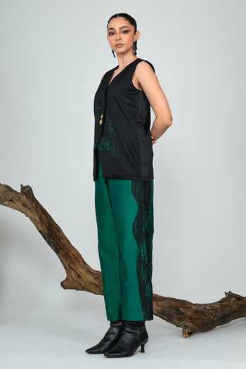 The Dramebaaz CO Green Silk Chroma Trouser Online at Aza Fashions The Dramebaaz CO_Green Silk Chroma Trouser _Online_at_Aza_Fashions