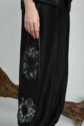 The Dramebaaz CO Black Silk Cocoon Barrel Pant Online at Aza Fashions The Dramebaaz CO_Black Silk Cocoon Barrel Pant _Online_at_Aza_Fashions