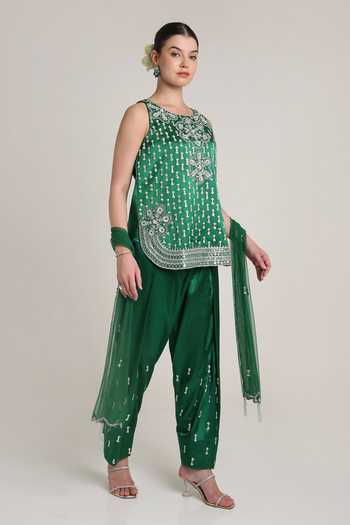 KEITH GOMES Green Satin, Net Round Neck Embroidered Kurta Set Online at Aza Fashions KEITH GOMES_Green Satin, Net Round Neck Embroidered Kurta Set _Online_at_Aza_Fashions