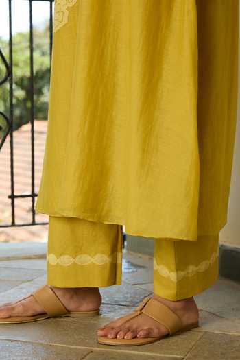 Buy Vaayu Yellow Cotton, Muslin Round Neck, Keyhole Marigold Applique Work Kurta With Pant Buy_Vaayu_Yellow Cotton, Muslin Round Neck, Keyhole Marigold Applique Work Kurta With Pant