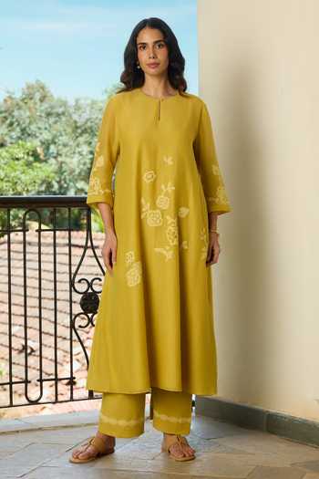 Vaayu Marigold Applique Work Kurta With Pant