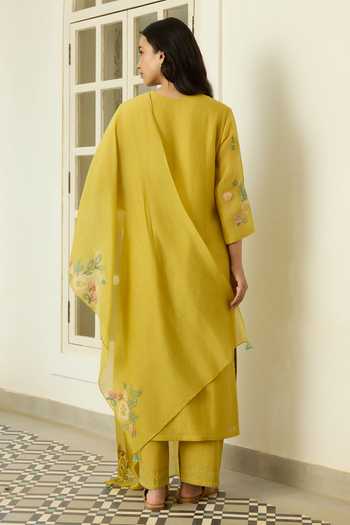 Vaayu Marigold Floral Applique Work Kurta Set