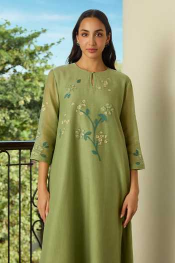 Buy Vaayu Green Cotton, Muslin Keyhole Neck, Yes Sage Applique Work Kurta And Pant Set Online at Aza Fashions Buy_Vaayu_Green Cotton, Muslin Keyhole Neck, Yes Sage Applique Work Kurta And Pant Set _Online_at_Aza_Fashions