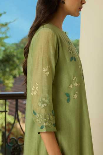 Shop Vaayu Green Cotton, Muslin Keyhole Neck, Yes Sage Applique Work Kurta And Pant Set Online at Aza Fashions Shop_Vaayu_Green Cotton, Muslin Keyhole Neck, Yes Sage Applique Work Kurta And Pant Set _Online_at_Aza_Fashions
