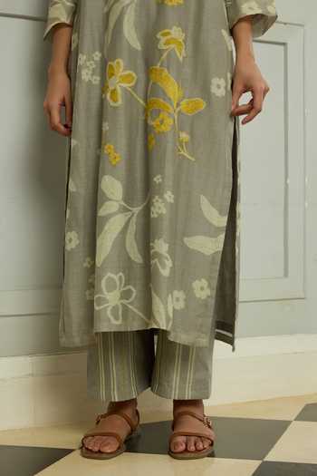 Shop Vaayu Grey Muslin, Cotton V-neck Slate Floral Embroidered Kurta Set Online at Aza Fashions Shop_Vaayu_Grey Muslin, Cotton V-neck Slate Floral Embroidered Kurta Set _Online_at_Aza_Fashions