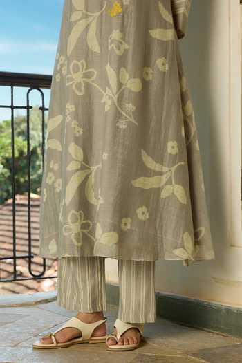 Shop Vaayu Grey Cotton, Muslin Round Neck Slate Floral Embroidered Kurta And Pant Set Online at Aza Fashions Shop_Vaayu_Grey Cotton, Muslin Round Neck Slate Floral Embroidered Kurta And Pant Set _Online_at_Aza_Fashions