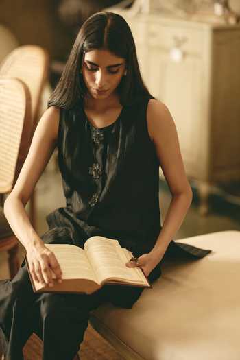 Buy Shimona Black Silk, Georgette Round Neck Narrow Block Top And Trouser Set Online at Aza Fashions Buy_Shimona_Black Silk, Georgette Round Neck Narrow Block Top And Trouser Set _Online_at_Aza_Fashions