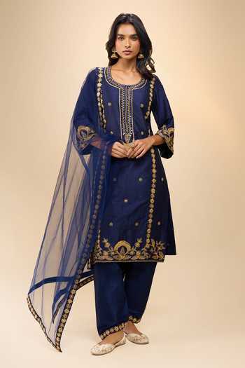 Samyukta Singhania Embroidered Raw Silk Kurta Set 