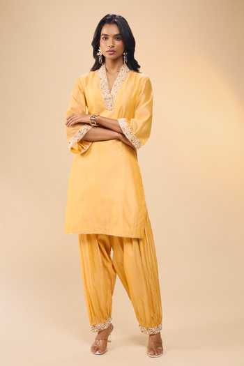 Samyukta Singhania Orange Chanderi V-neck Kurta And Salwar Set Online at Aza Fashions Samyukta Singhania_Orange Chanderi V-neck Kurta And Salwar Set _Online_at_Aza_Fashions